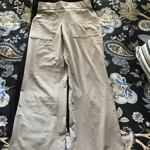 Athleta Chelsea  wide leg crème tan and black size 0 - Picture 11 of 11